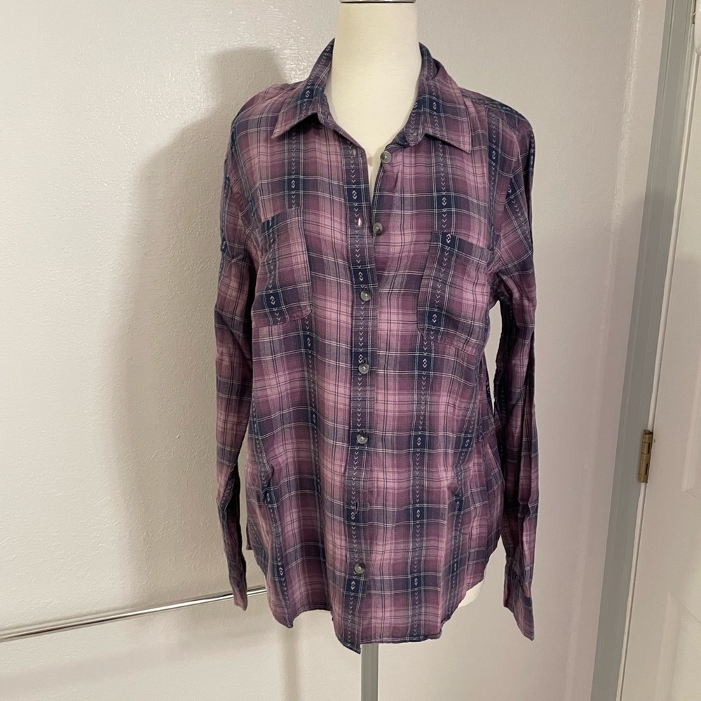 Plaid purple Women’s button up size L, LIKE NEW